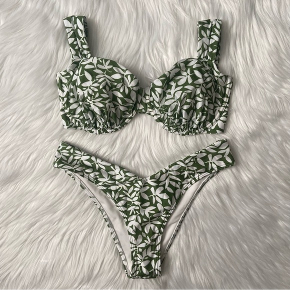 Abercrombie & Fitch Other - curve love pleated underwire high-cheeky bikini